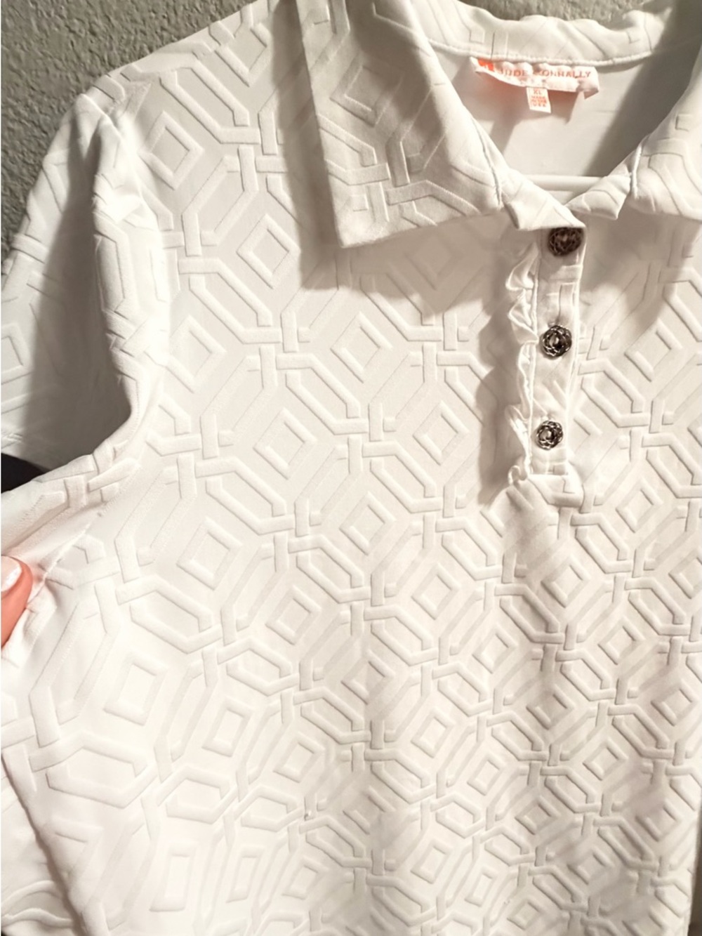 Jude Connally White Textured Ruffle Polo Blouse with Decorative Buttons - Picture 4 of 6